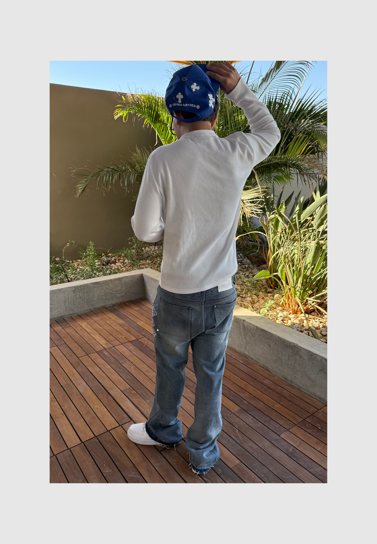 BLUE DENIM - model